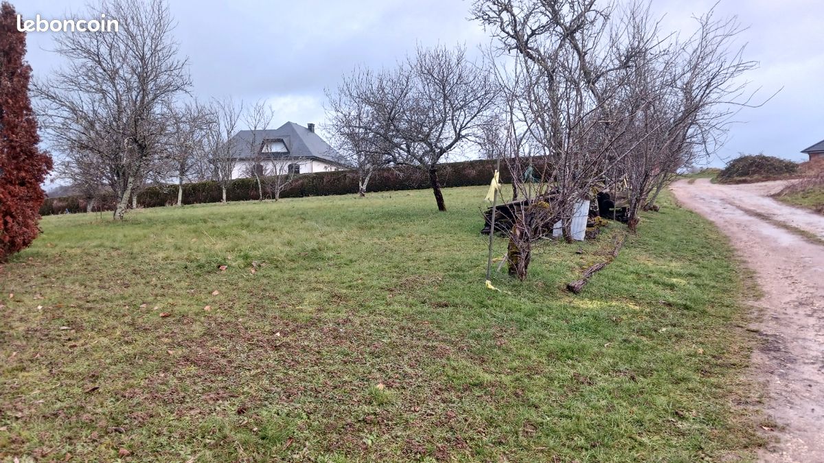 Vends terrain constructible · à Fougerolles-Saint-Valbert · 40 000 €