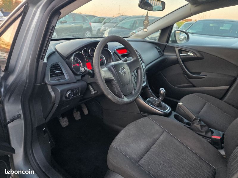 Opel ASTRA SPORTS TOURER 1.4 TWINPORT ENJOY (image 8)