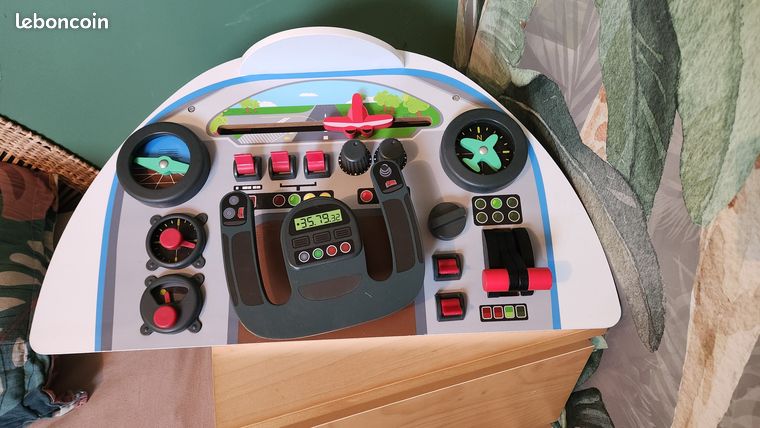 Promo Tableau De Bord Ou Cockpit Avion En Bois chez Lidl