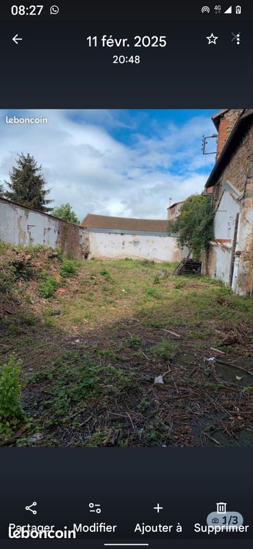 Location terrain et atelier centre ville, 25 minutes de Roanne · à Thizy-les-Bourgs · 330 €