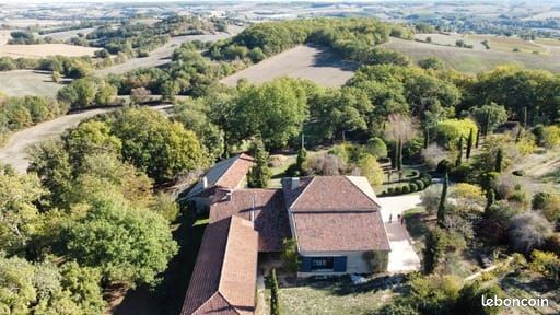 Maison 12 pièces 420 m² · à Auch · 420 m² · 900 000 €
