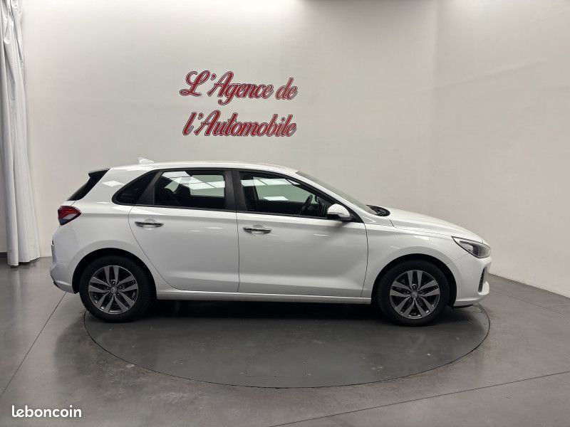 Hyundai I30 1.6 crdi 110 ch Edition 1 / Caméra / GPS / Radar / Climatisation Auto / Ecran / (image 6)