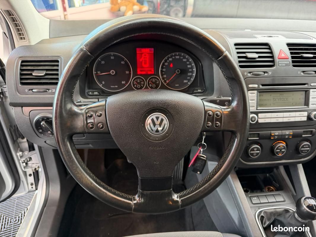 Volkswagen Golf V 1.9 TDi 105 CV (image 9)