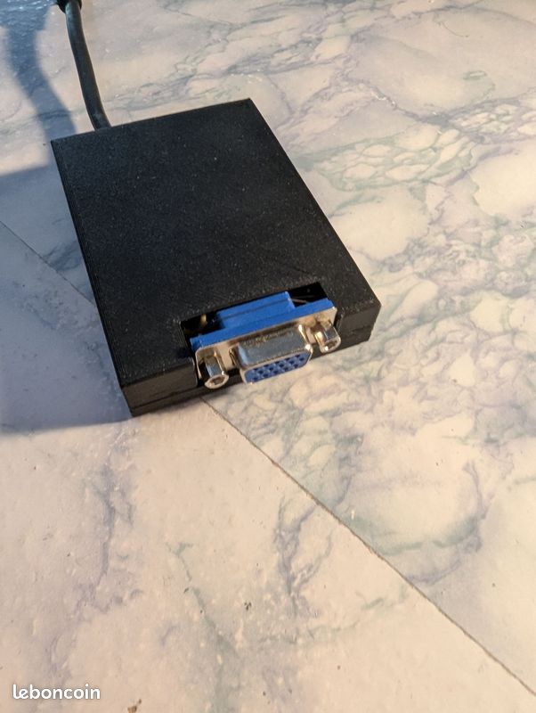 AMSTRAD CPC 664: Interrupteur ON-OFF/ON-OFF switch