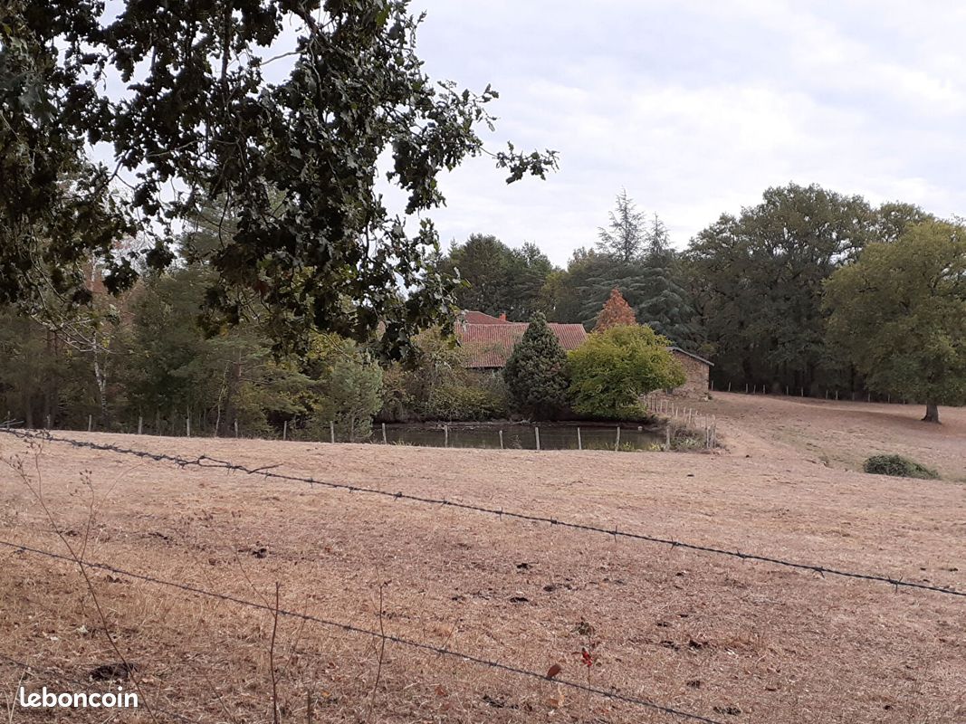 Maison 8 pièces 144 m² · à Saint-Cyr · 144 m² · 107 750 €