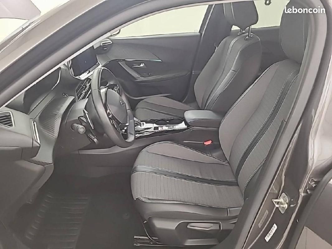 Peugeot 2008 BlueHDi 130 S&S EAT8 - Allure (image 37)