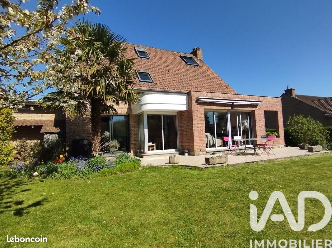 Maison 8 pièces 167 m² · à Hem · 167 m² · 599 000 €
