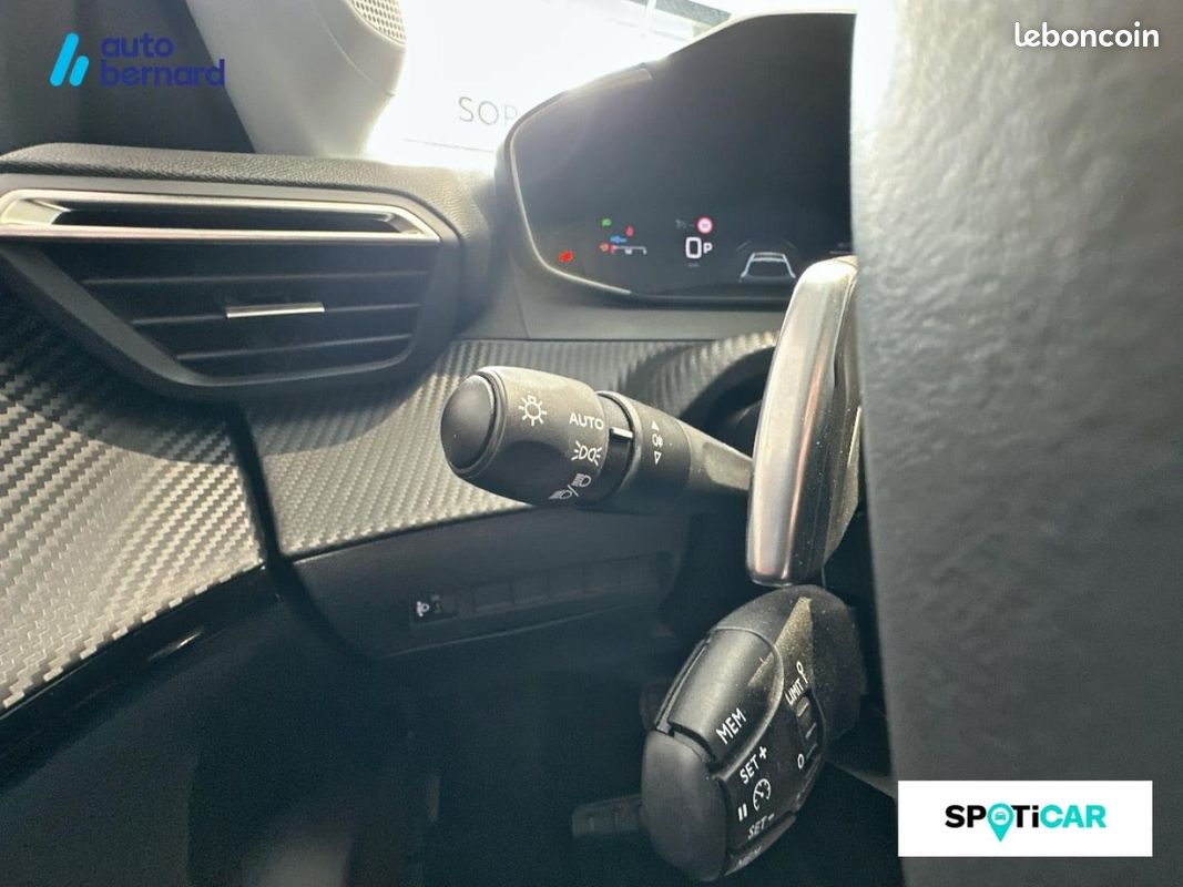 Peugeot 208 1.2 Hybrid 110ch Allure e-DCS6 (image 27)