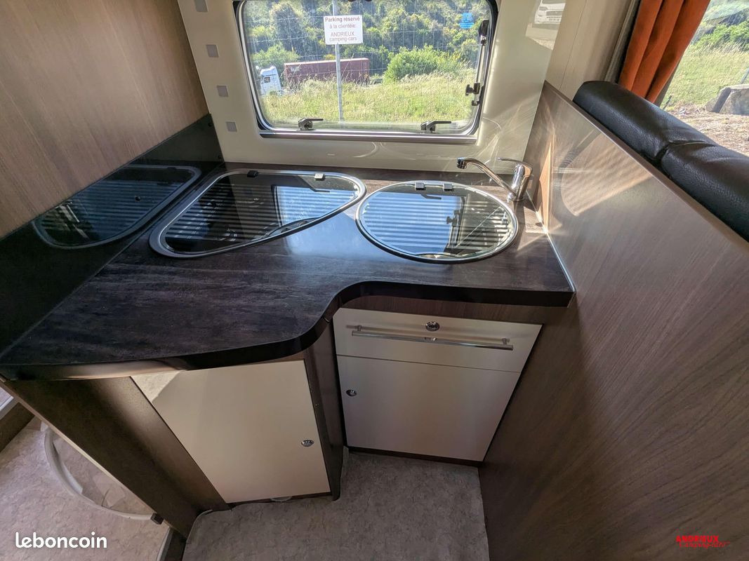 Location camping-car climatisé cabine et cellule (image 10)