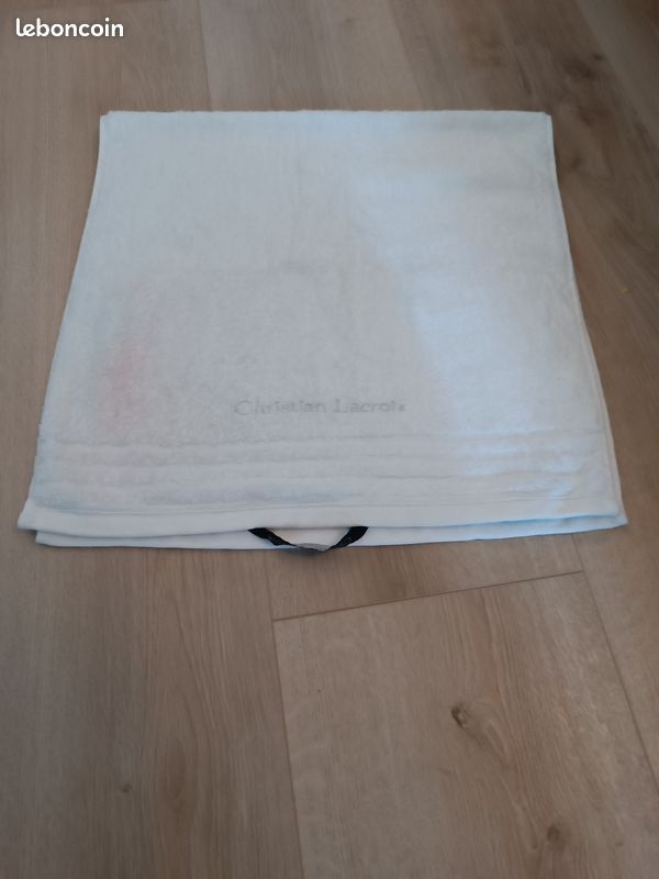 Serviette de toilette Christian Lacroix #142 (image 1)