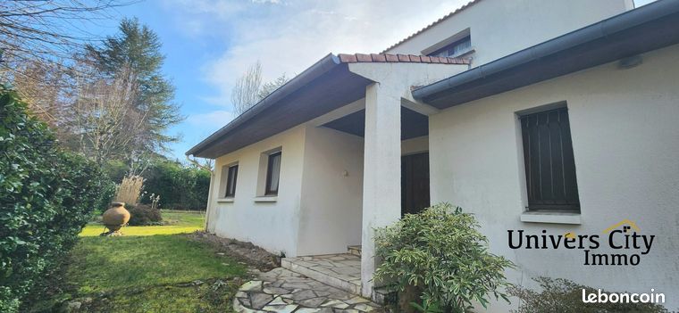 Maison 6 pièces 219 m²
