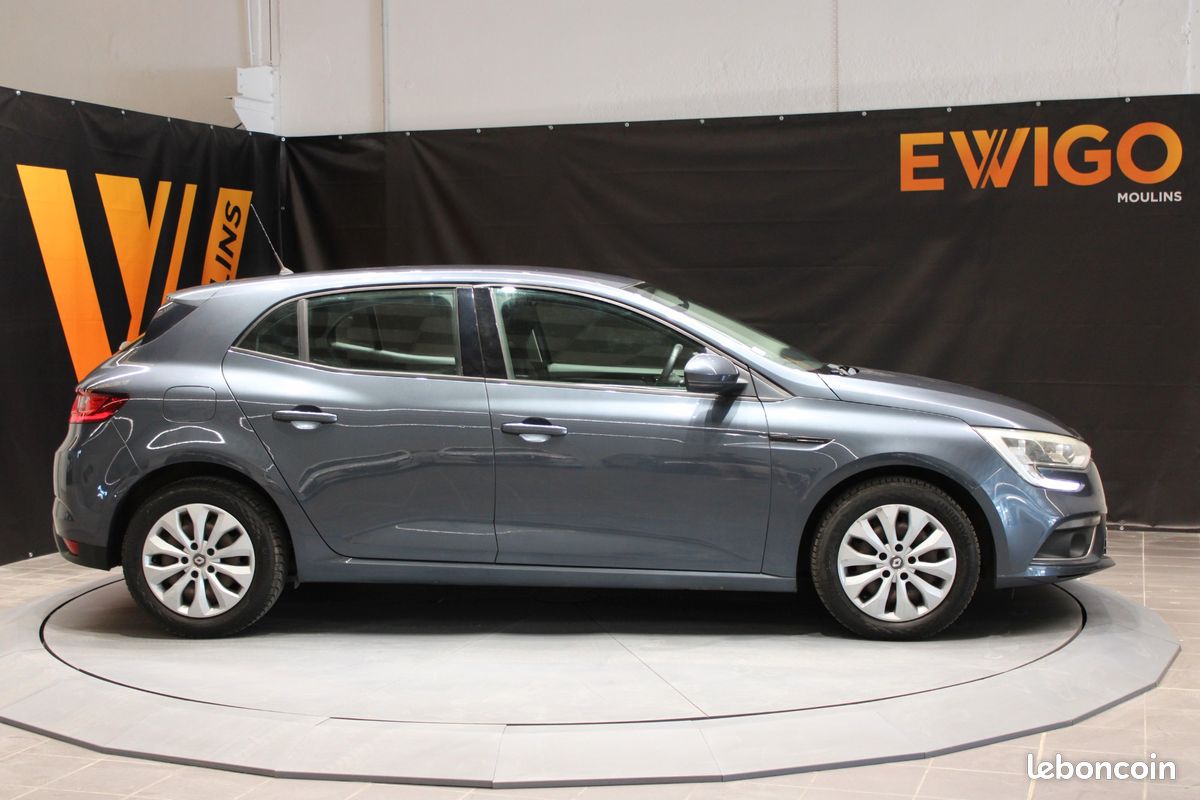 RENAULT MEGANE 4 - 1.2TCE 100 ENERGY LIFE - BLUETOOTH - SUIVI D'ENTRETIEN COMPLET - REGULATEUR - ANTIBROUILLARD Av (image 9)