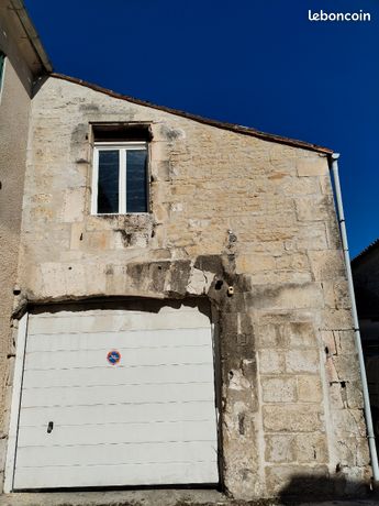 🚨 INVESTISSEMENT RARE – GARAGE 70m² CENTRE ROUILLAC DÉJÀ LOUÉ 🚨