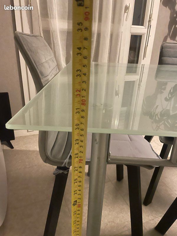 Table (image 7)