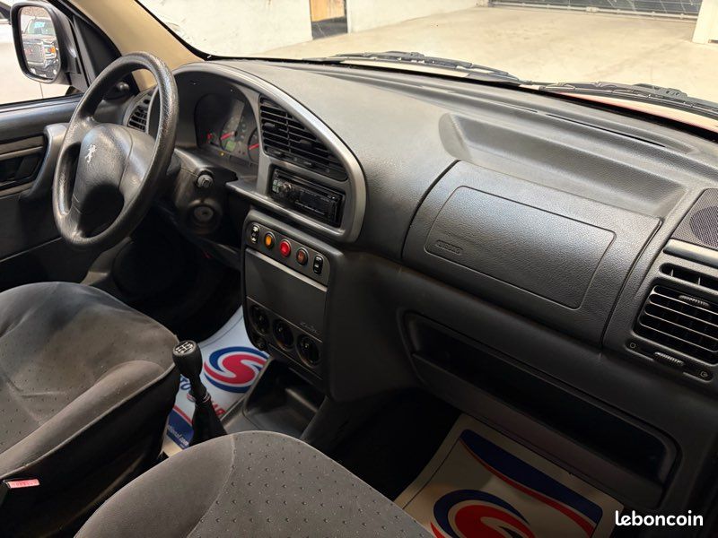 Peugeot Partner 1,6i Essence 110 Chvx « Climatisation » (image 5)