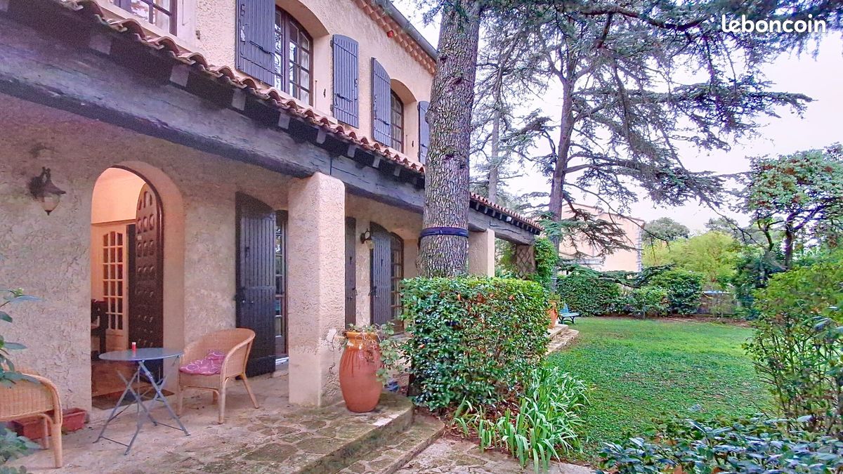 Maison 5 pièces 160 m² · à Villeneuve-lès-Avignon · 160 m² · 627 000 €