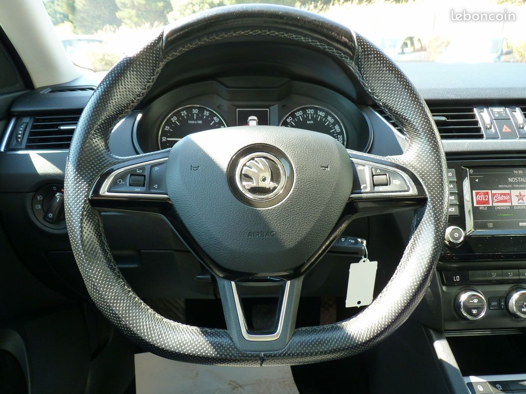 Skoda OCTAVIA 1.6 TDI 110CH CR FAP GREEN TEC STYLE DSG7 (image 8)