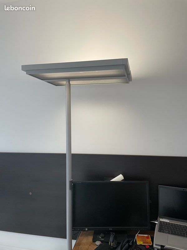 Lampe de bureau (image 1)