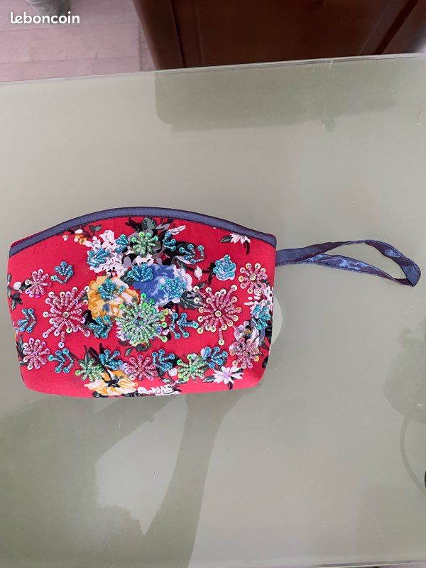 Trousse de maquillage (image 1)