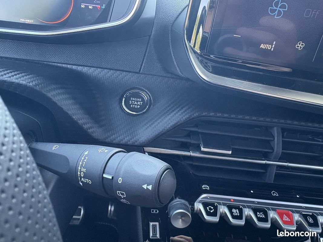 Peugeot 2008 1.2 HYBRID 145CH GT E-DCS6 (image 22)