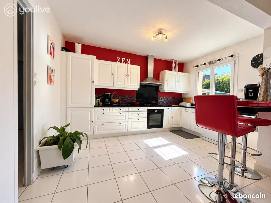 Maison 6 pièces 140 m² · à Mûrs-Erigné · 140 m² · 389 900 €
