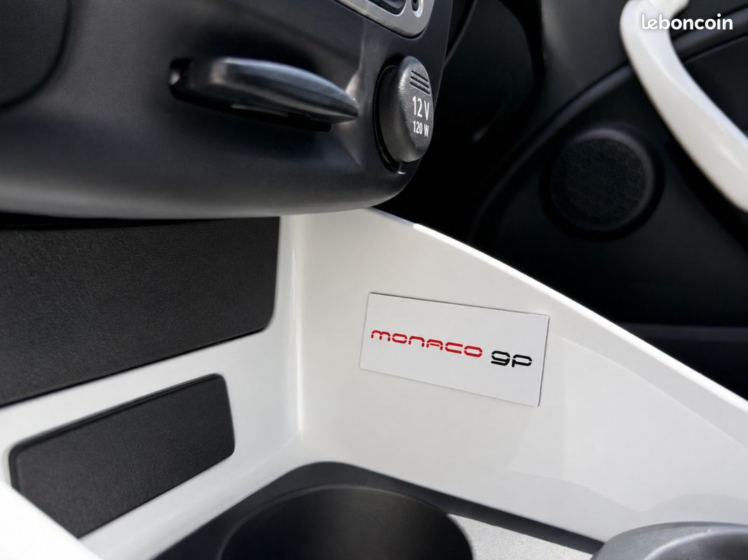 Renault Mégane COUPE 1.6 DCI 130 ENERGY INTENS Monaco GP (image 19)