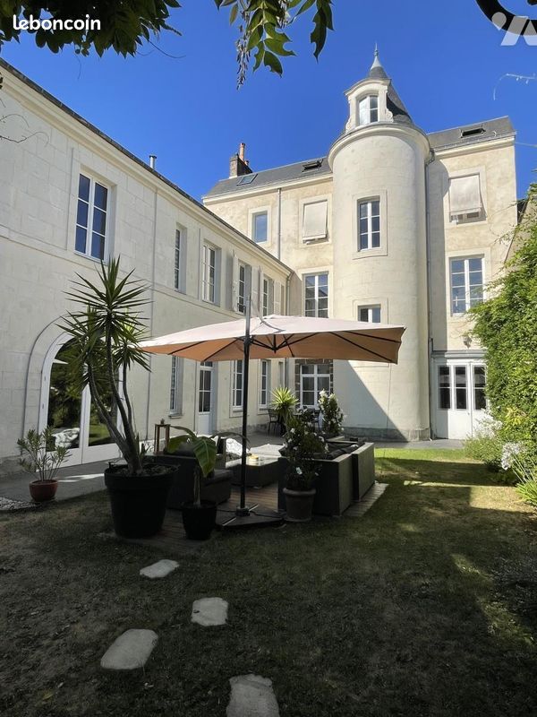 Maison 15 pièces 330 m² · à Le Mans · 330 m² · 910 000 €
