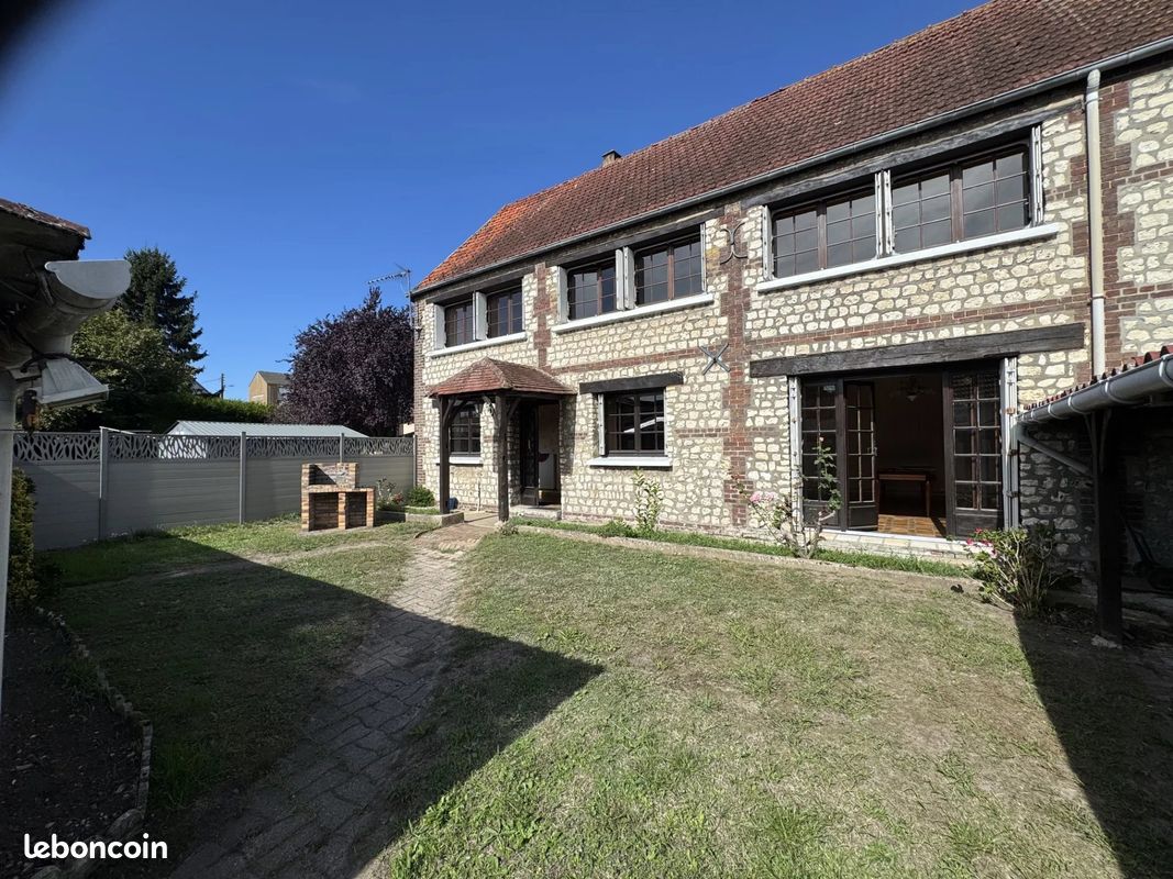 Maison 5 pièces 130 m² · à Saint-Étienne-du-Rouvray · 130 m² · 178 500 €