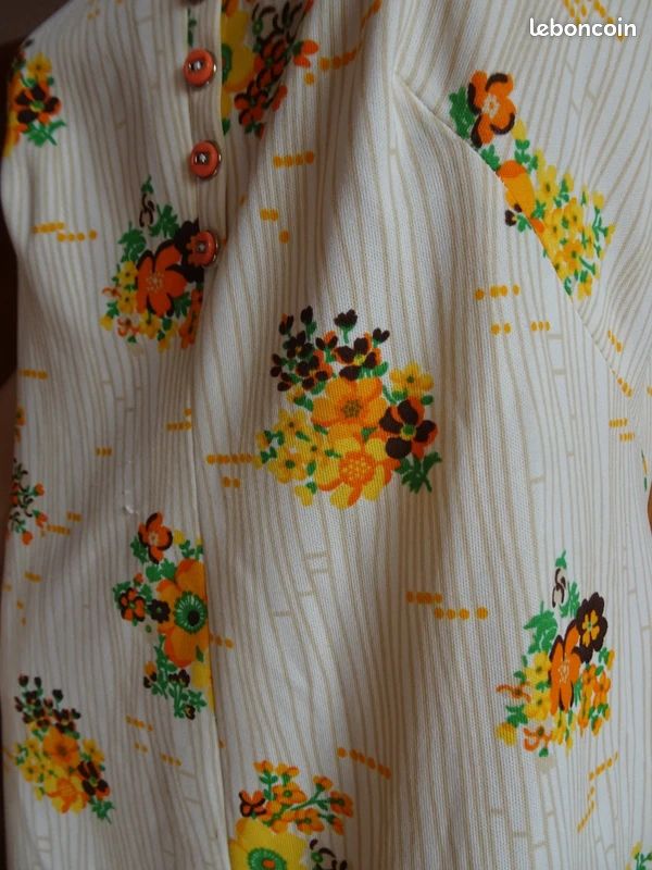 Robe grande taille sans manche motifs fleuris (image 7)