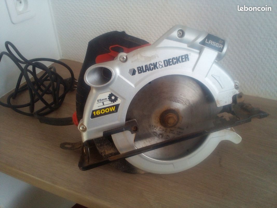 Black et Decker scie circulaire filaire KS1600L 1600w 65mm avec traceur laser grande puissance idéale travaux bricolage TBE (image 3)