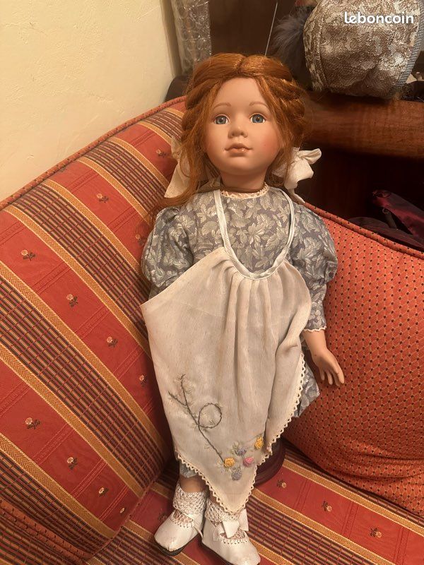 Grande poupée en porcelaine - RF collection - Édition limitée (image 1)