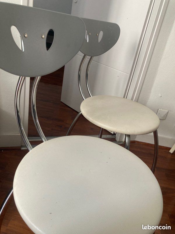 Vends 3 chaises, état Ok (image 3)