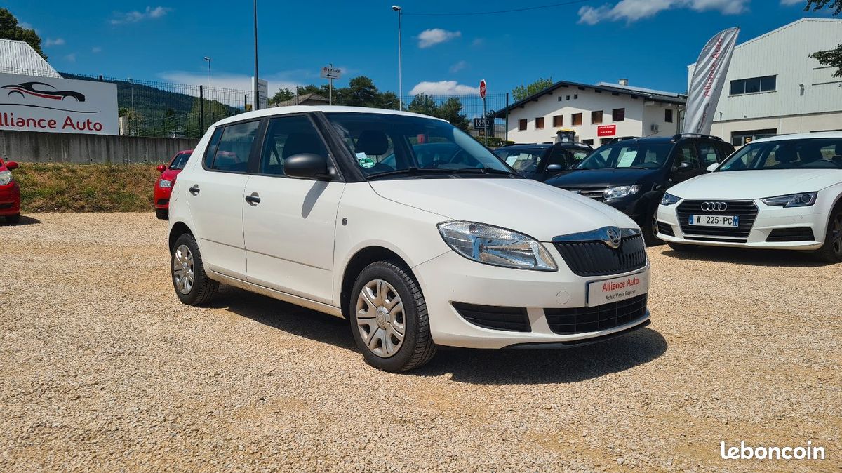 SKODA Fabia - 1.6 Tdi Active 90ch diesel (image 3)