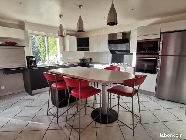 Maison a louer rueil-malmaison - 6 pièce(s) - 196 m2 - Surfyn