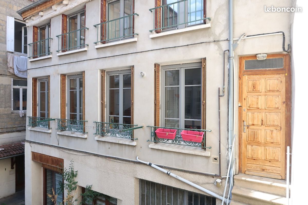 Appartement 5 pièces 99 m² · à Saint-Étienne · 99 m² · 117 000 €