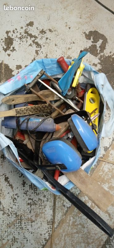 Vend lot d'outillage d'occasion (image 1)