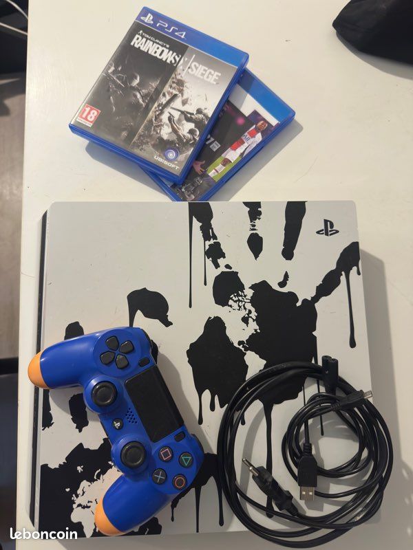 PS4 PRO + MANETTE édition limitée (image 2)