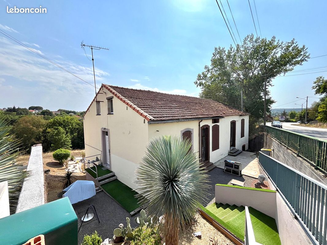 Maison 5 pièces 180 m² · à Carmaux · 180 m² · 64 000 €