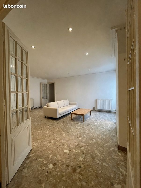 Appartement 4 pièces 104 m² · à Saint-Étienne · 104 m² · 120 000 €