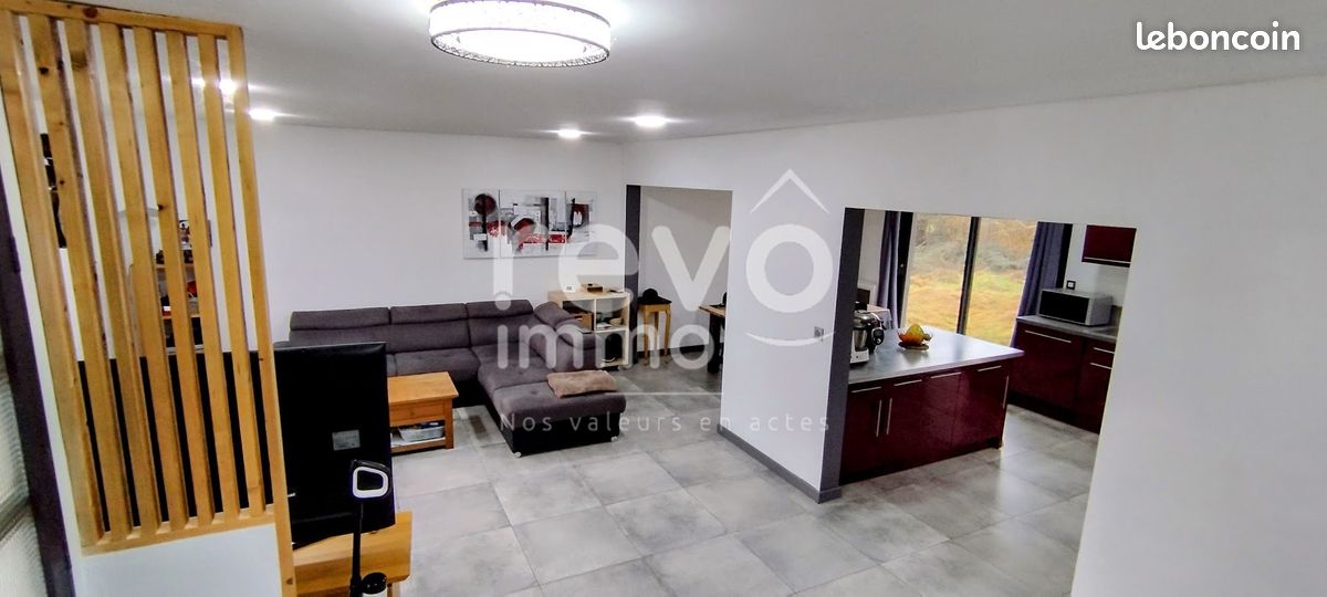 Maison 8 pièces 164 m² · à Saint-Martin-du-Fouilloux · 164 m² · 445 000 €