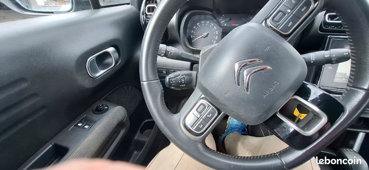 CITROEN C3 AIRCROSS 1,6 BLUE HDI 100CH FEEL Business, bon état (image 8)
