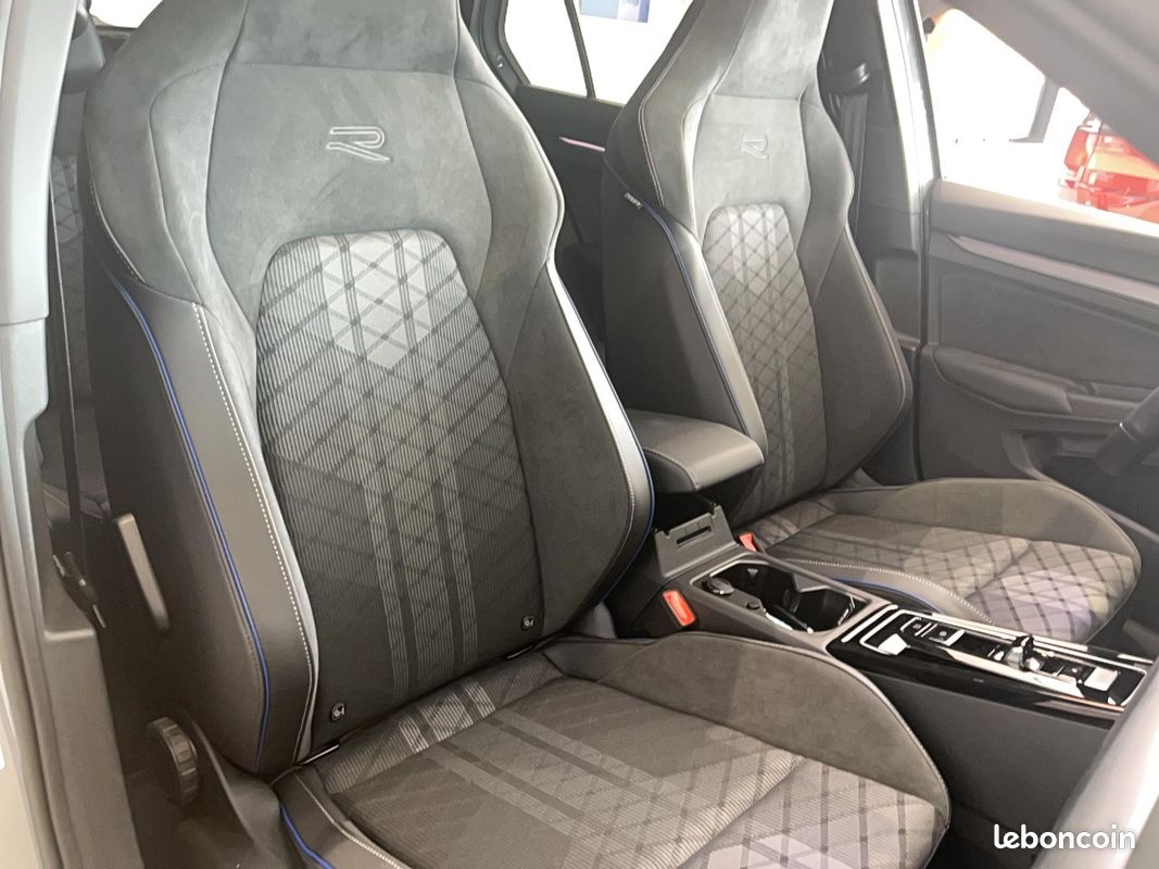 VOLKSWAGEN Golf 1.5 eTSI EVO2 150 DSG7 R-Line Edition (image 26)