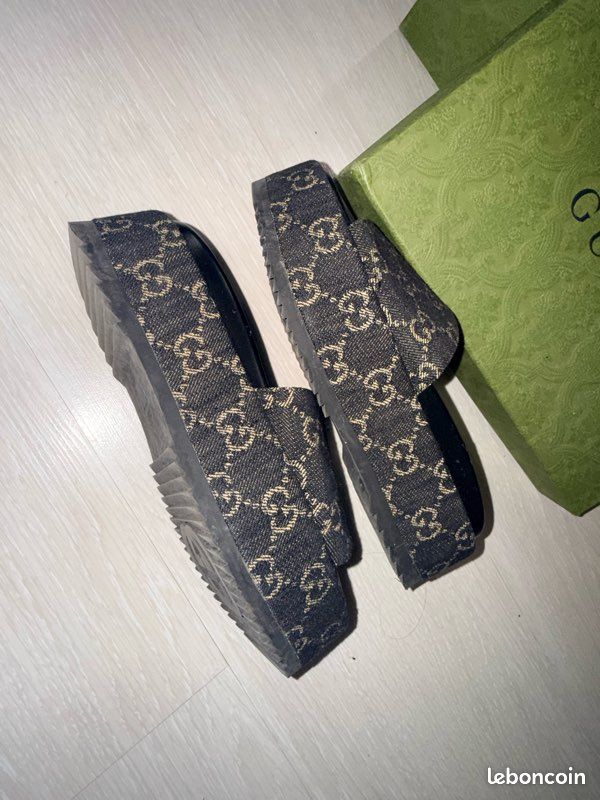 Mules à plateforme Gucci Angelina confectionnées en denim jacquard noir et beige (image 3)