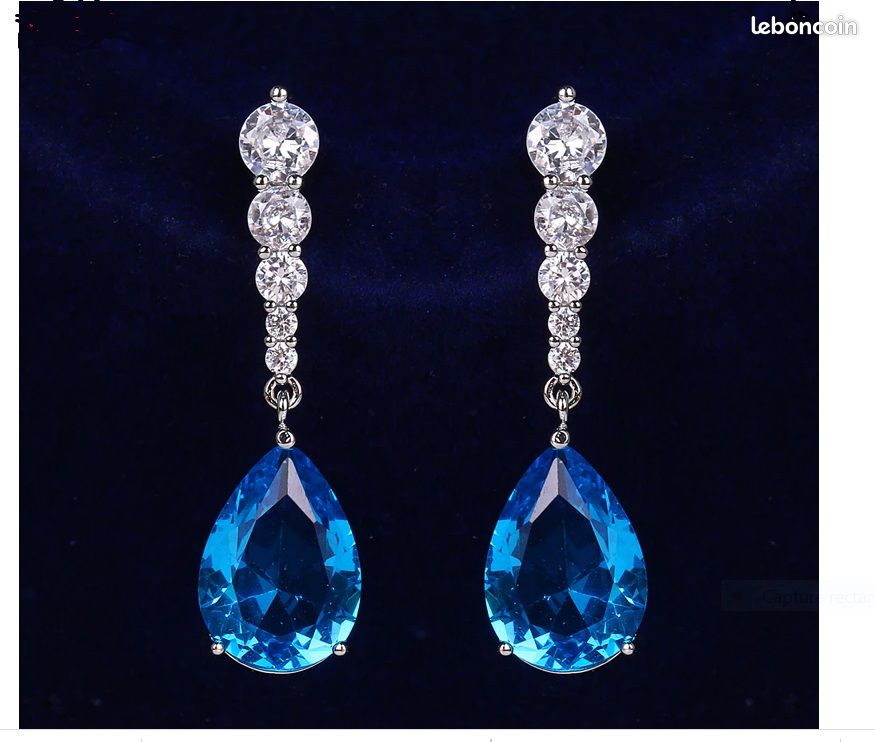Boucles D'oreilles Percées Vintage Navette Cristal Bleu Saphir - Modèle *4775 - Occasion