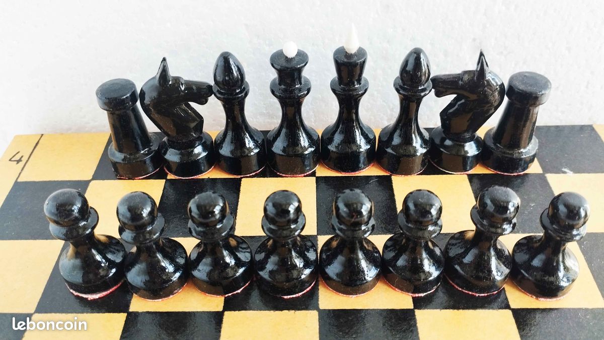 Jeu d'échecs de voyage bois FSC - Small Foot
