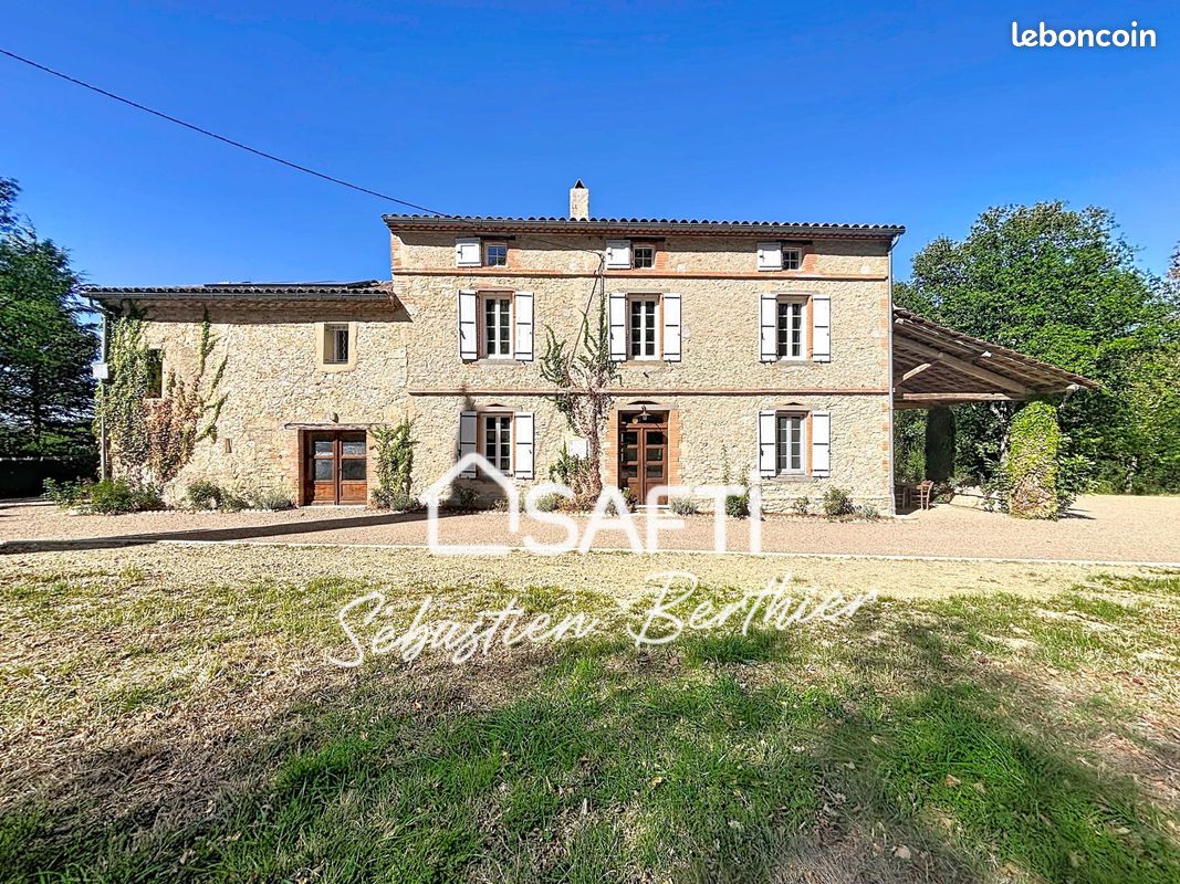 Maison 7 pièces 240 m² · à Lavaur · 240 m² · 529 000 €