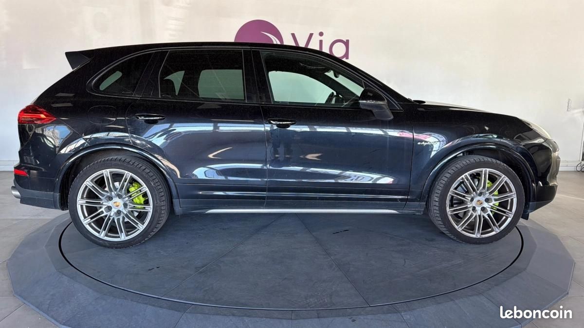 Porsche Cayenne 3.0 V6 416 ch S E-Hybrid Tiptronic A (image 8)