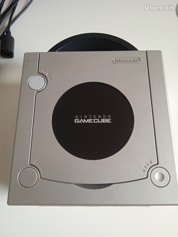 Nintendo GameCube état neuf + 17 jeux et accessoires (image 4)