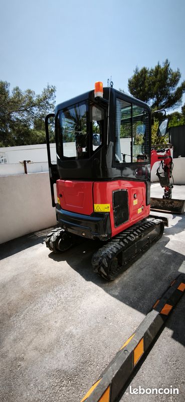 Mini-pelle 2T5 – Cabine – Moteur Yanmar – 137,8 h – État proche du neuf - Godet inversé (image 2)