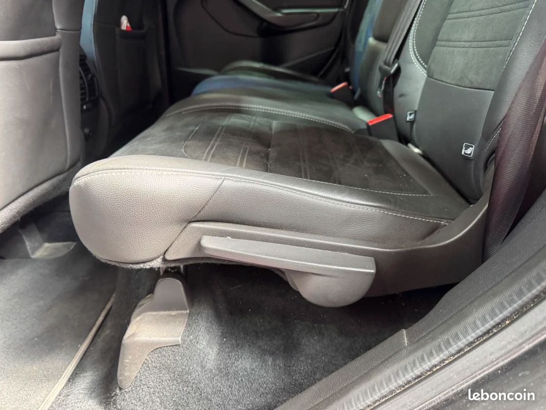 FORD KUGA 2.0 TDCi 180cv 4x4 Powershift ST-Line / CarPlay / Hayon Électrique / Caméra de Recul (image 21)